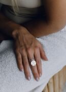 Ring mit Babyfüße-Anhänger